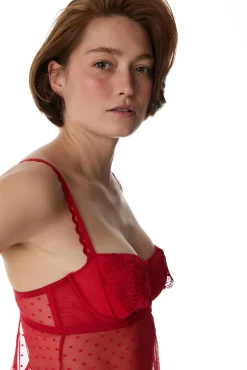 Babydoll em tule com bolinhas bordado coração