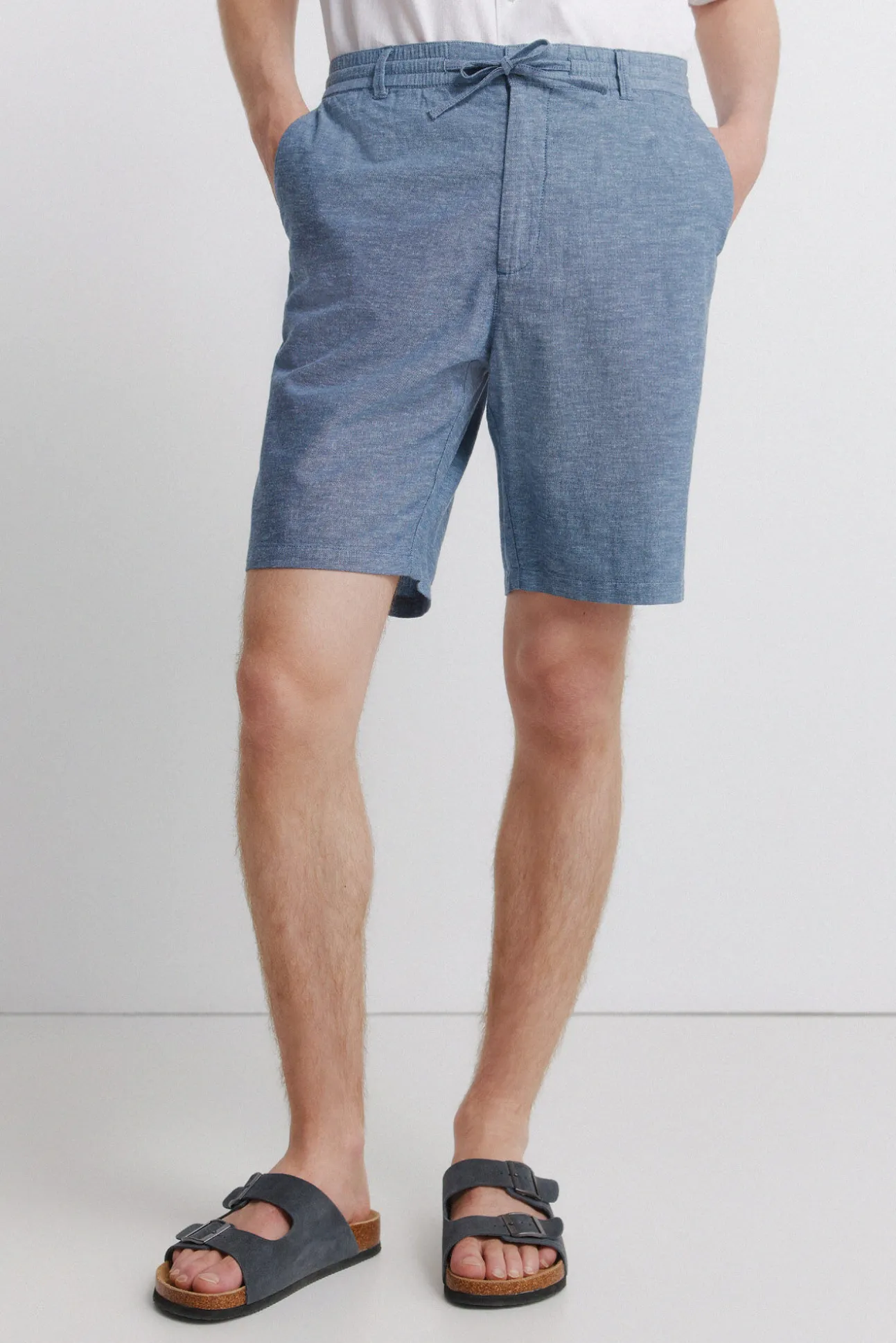 Bermuda em linho comfort slim fit