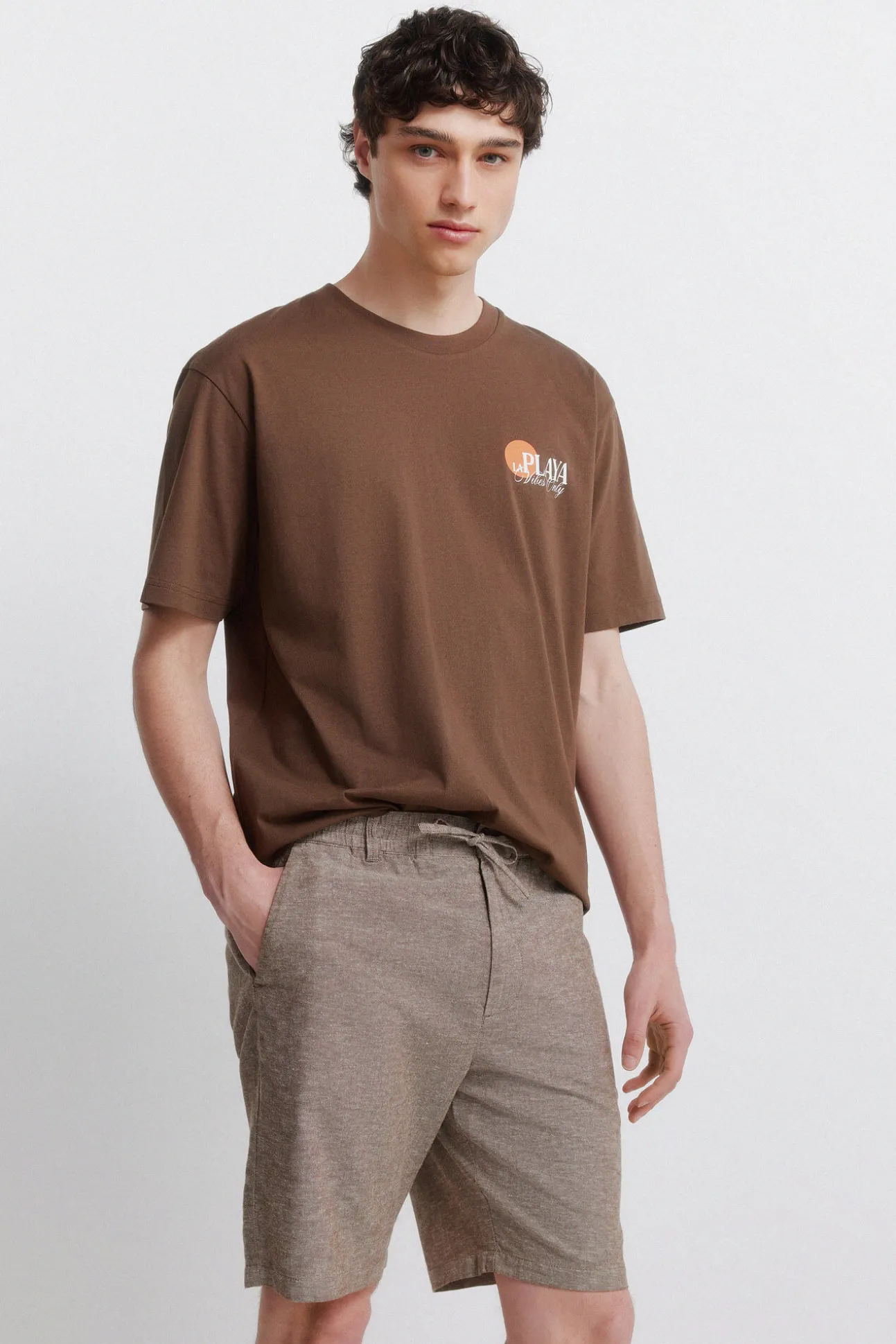 Bermuda em linho comfort slim fit