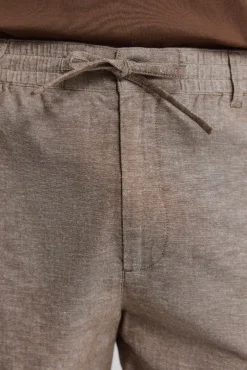 Bermuda em linho comfort slim fit
