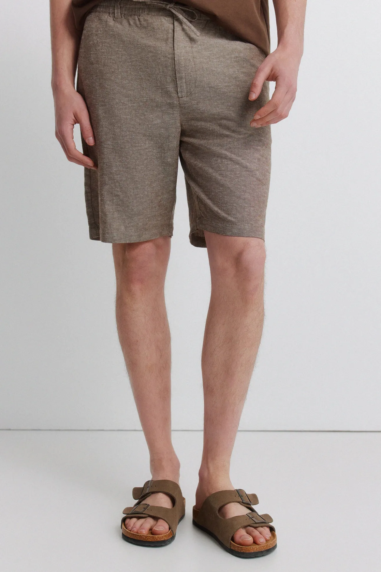 Bermuda em linho comfort slim fit