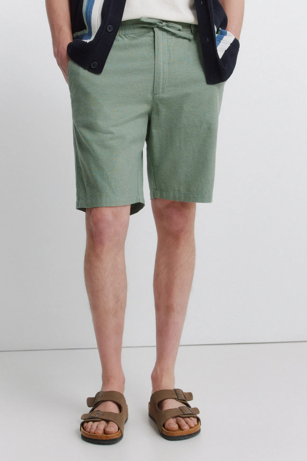 Bermuda em linho comfort slim fit