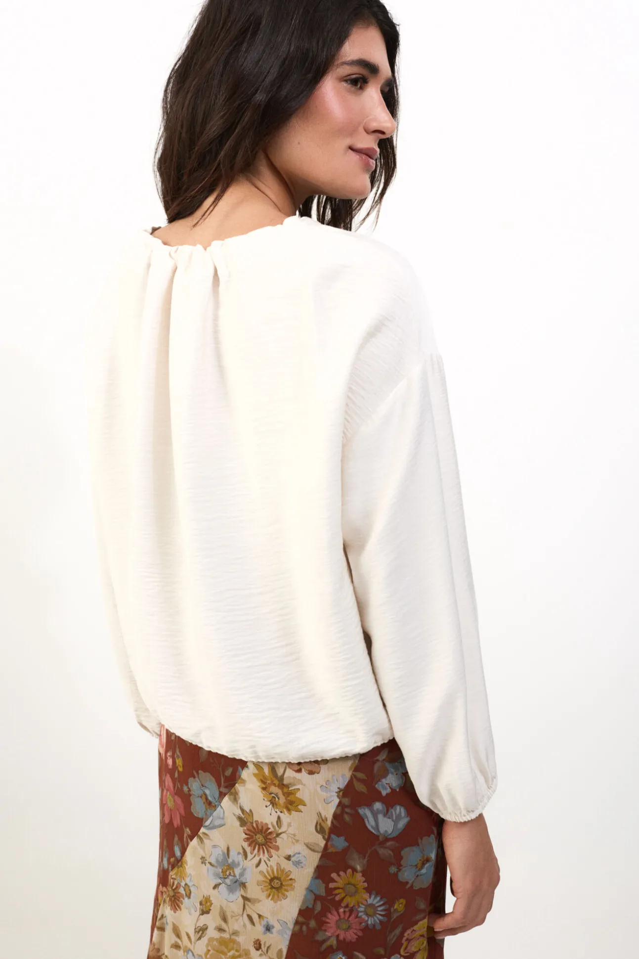 Blusa com laçadas