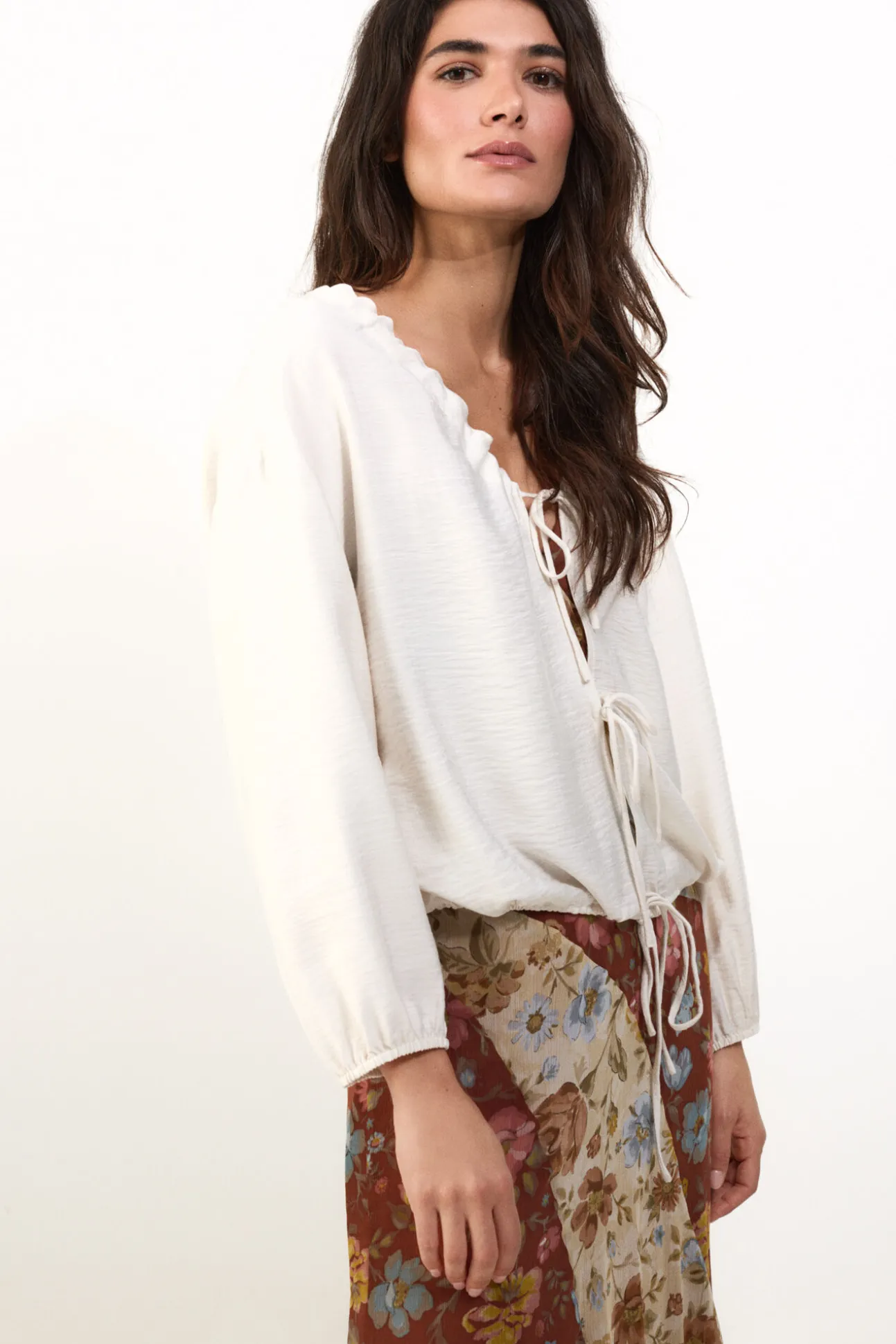 Blusa com laçadas