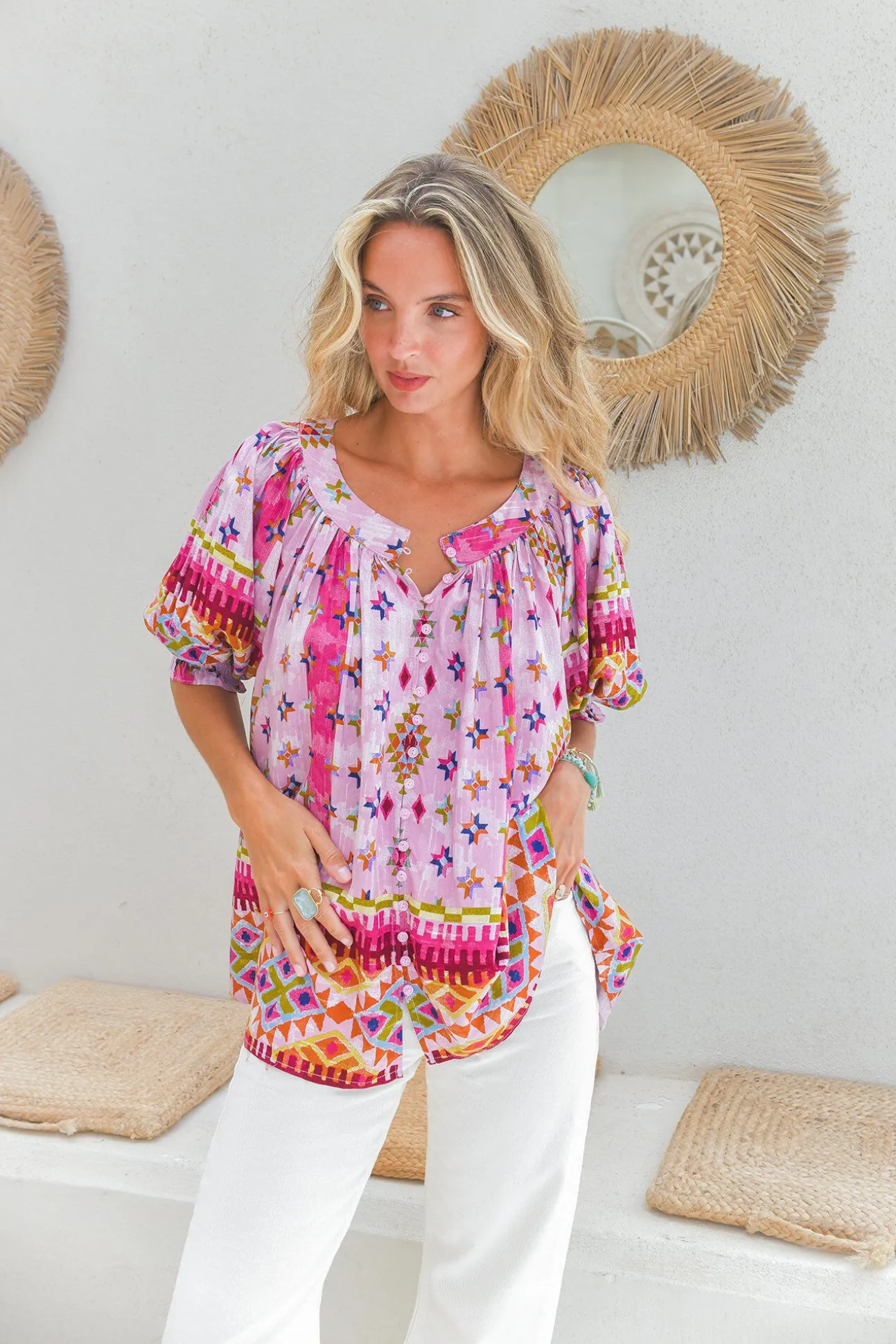 Blusa com mangas bufantes