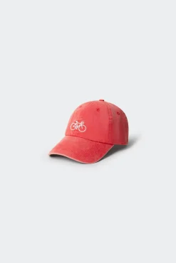 Boné com logo bordado para menino