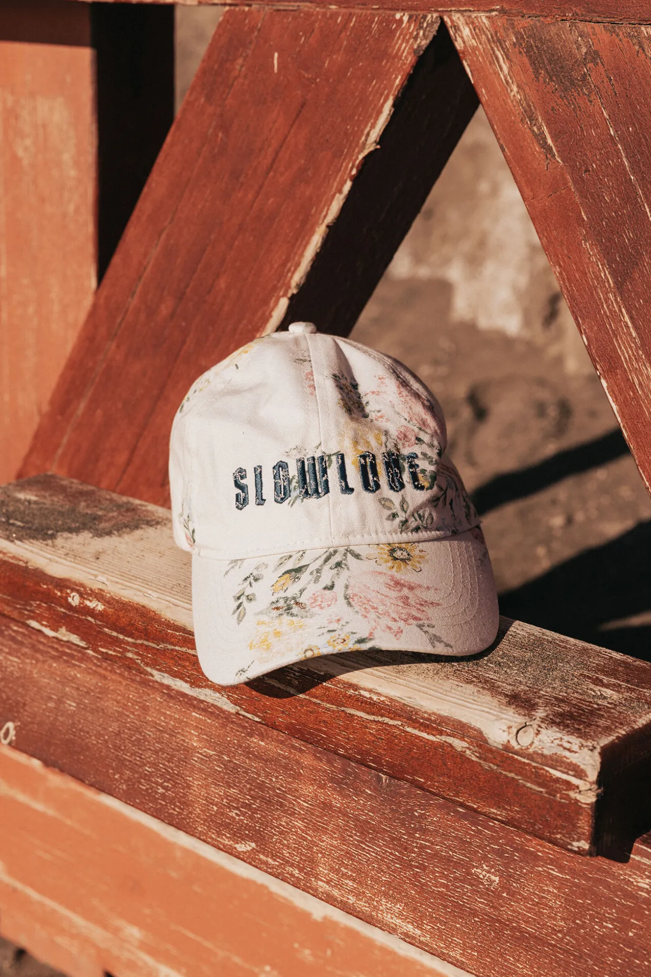 BONÉ ESTAMPADO FLORAL