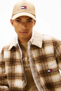 Boné Tommy Jeans com bandeira frontal