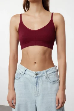 Bralette e com alças cor de vinho