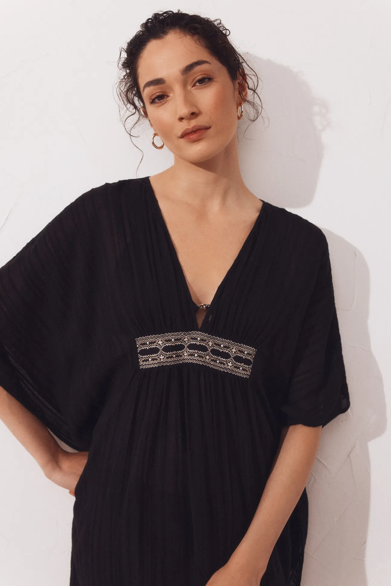 Caftan curto amplo bordado