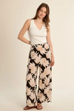 Calça comprida de mulher estampada