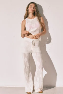 Calça comprida em crochet bege