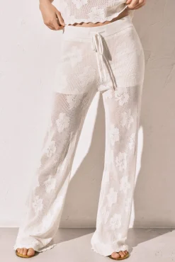 Calça comprida em crochet bege