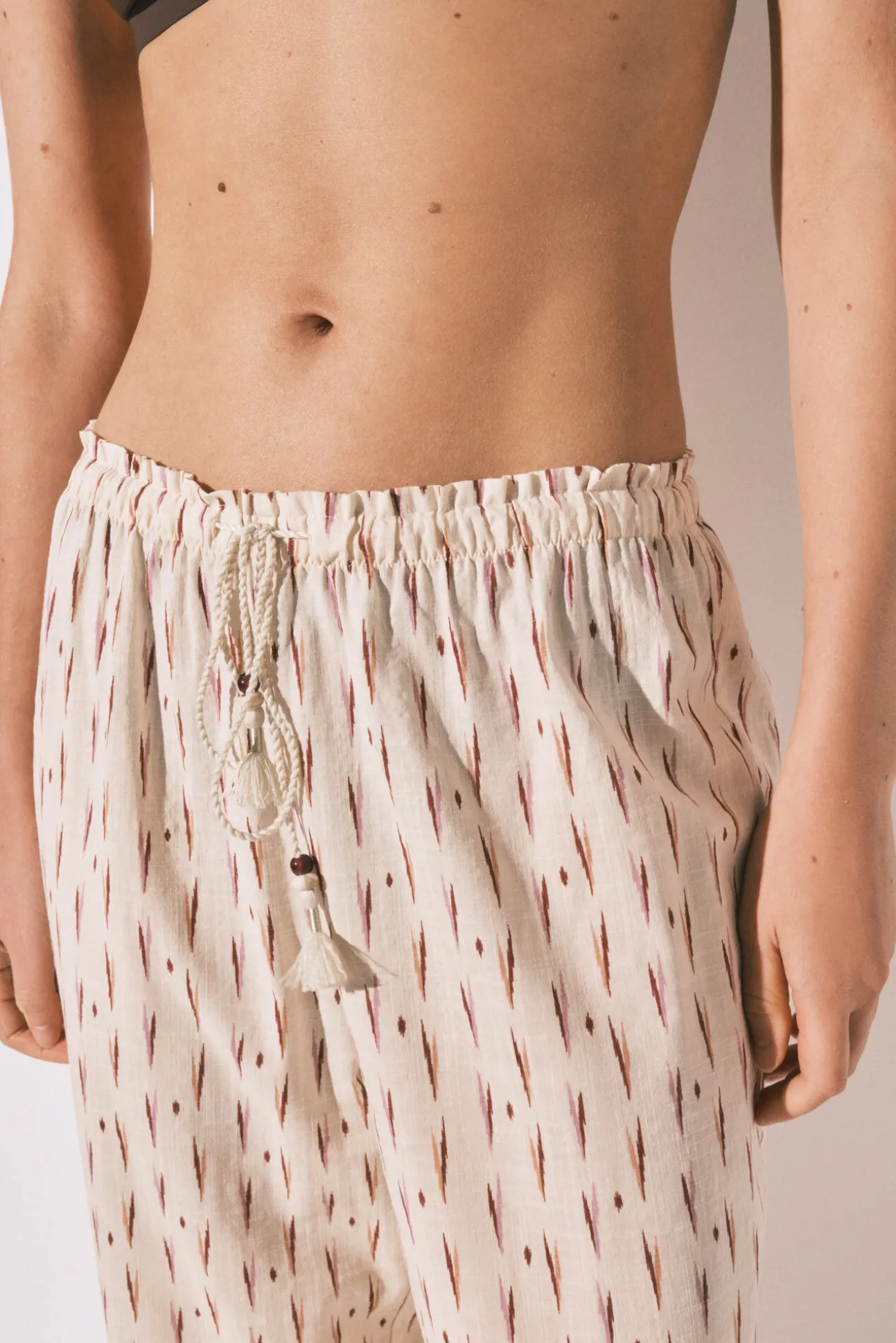 Calça comprida estampada ikat