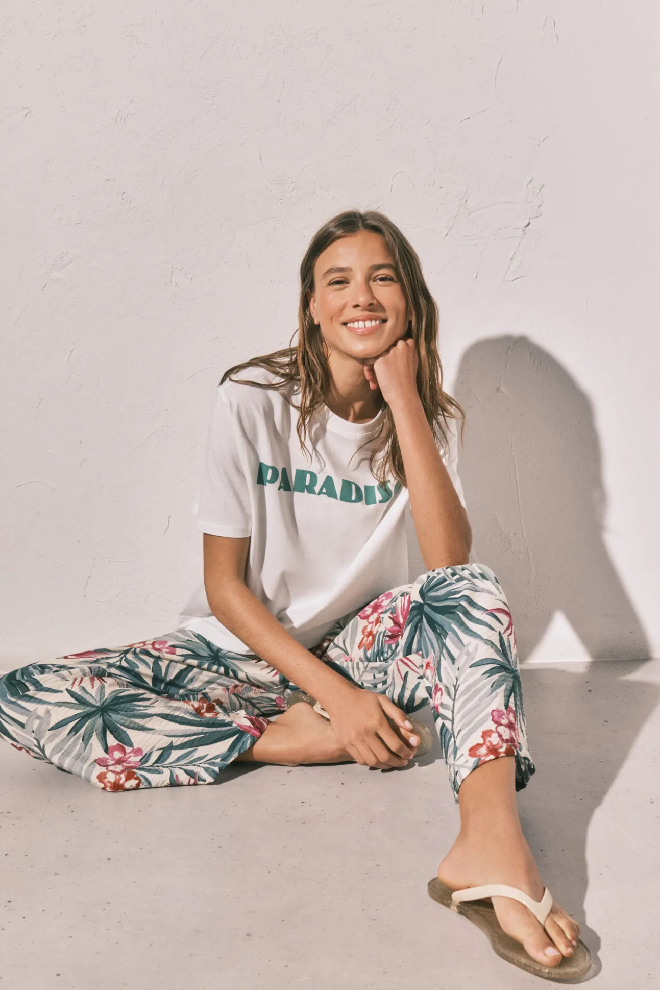 Calça comprida estampada verde
