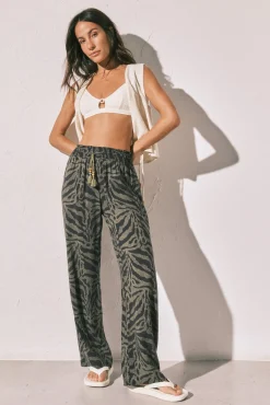 Calça comprida estampado animal