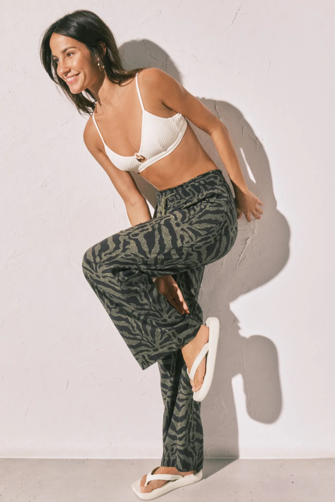 Calça comprida estampado animal