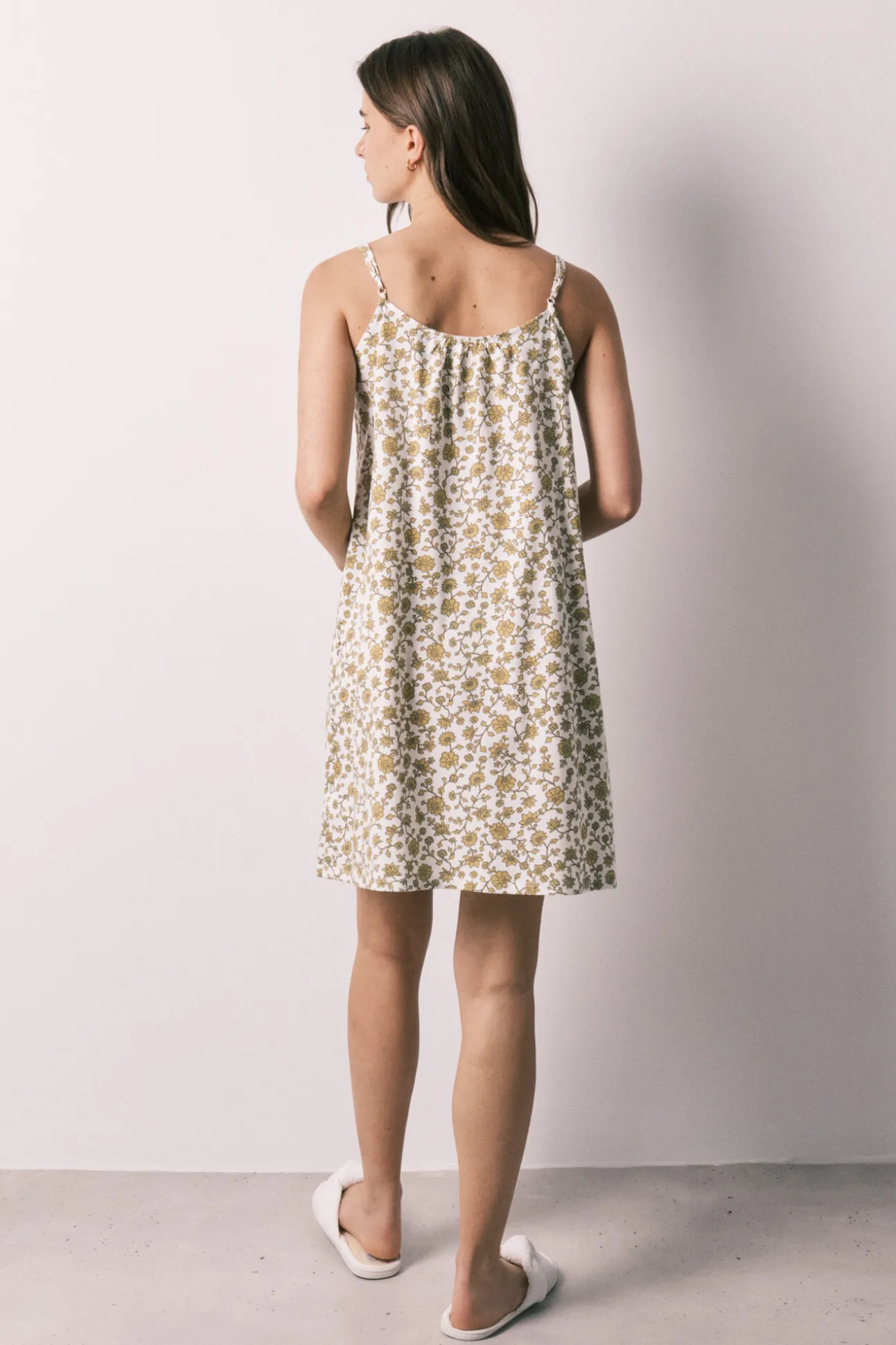 Camisa de dormir curta de alças com estampado de flores verde