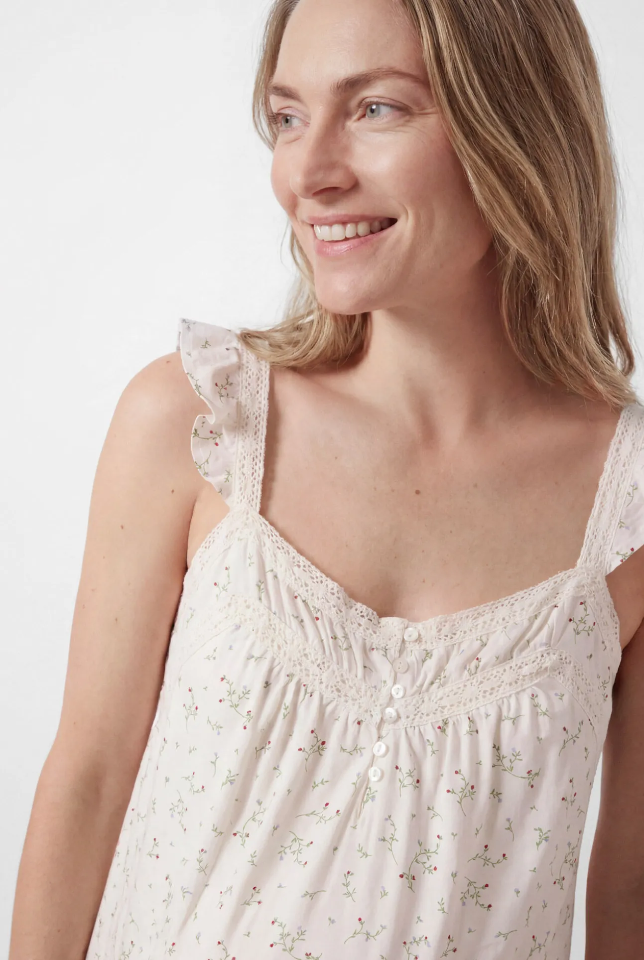 Camisa de dormir maternity de alças com folho de flores