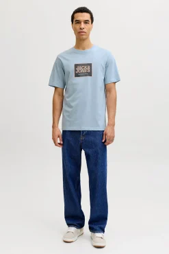 Camiseta básica com logo