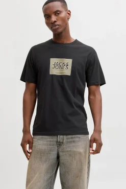 Camiseta básica com logo