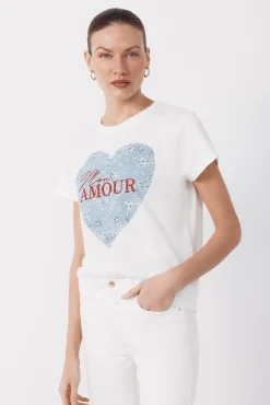 Camiseta com estampado posicional