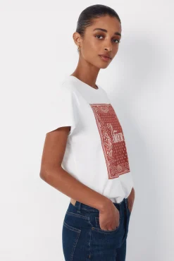 Camiseta com estampado posicional
