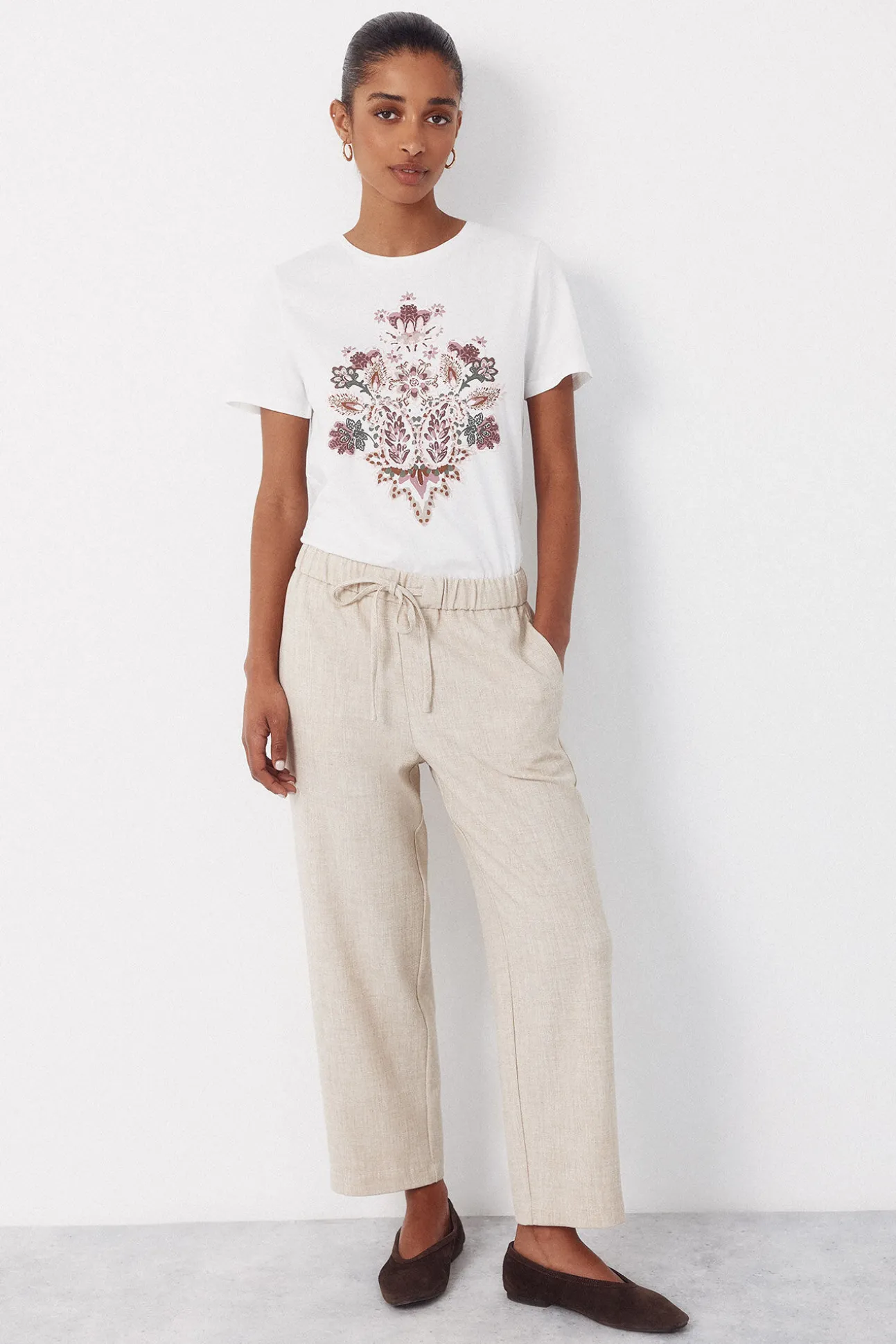 Camiseta com estampa floral
