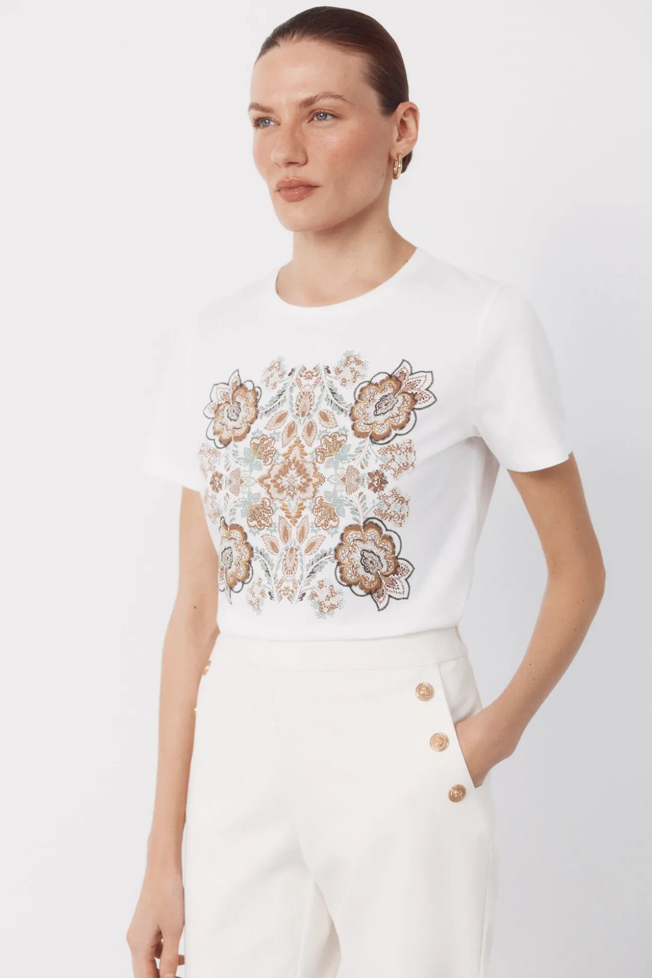 Camiseta com estampa floral