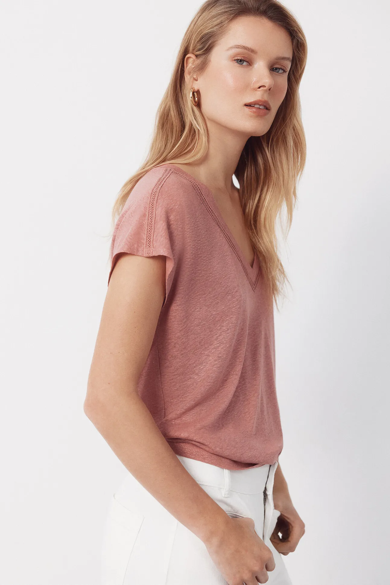 Camiseta de linho com decote em linho e lurex