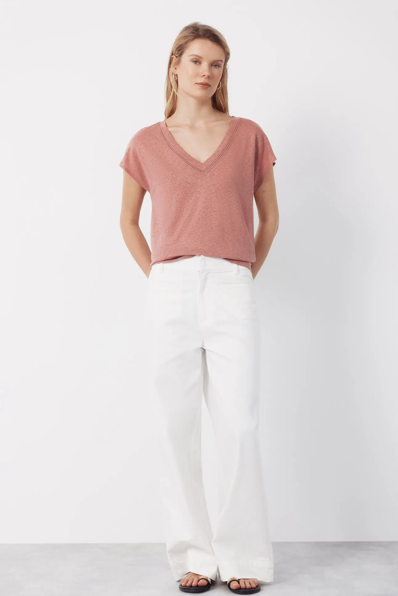 Camiseta de linho com decote em linho e lurex