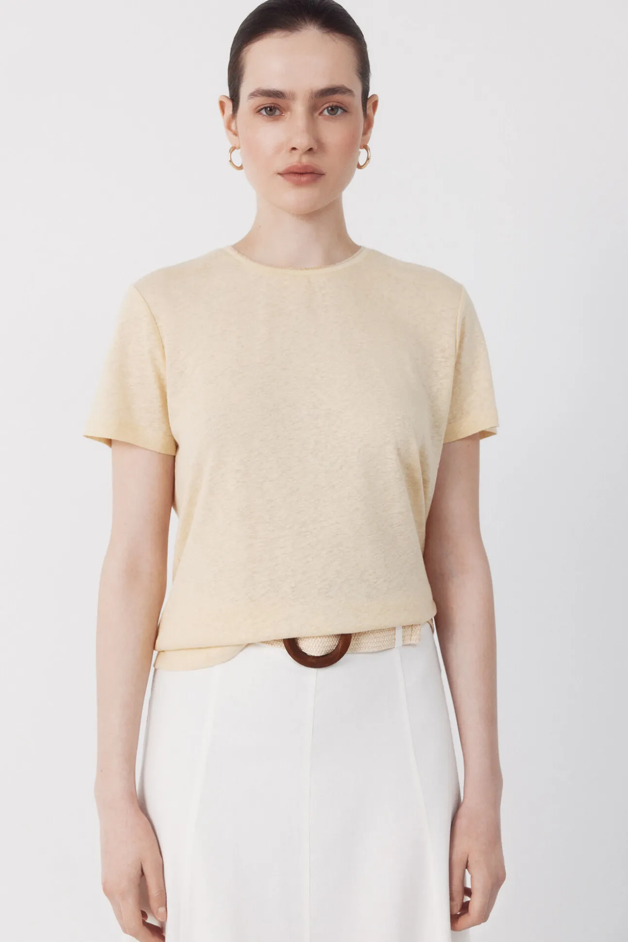 Camiseta de linho com decote em lurex