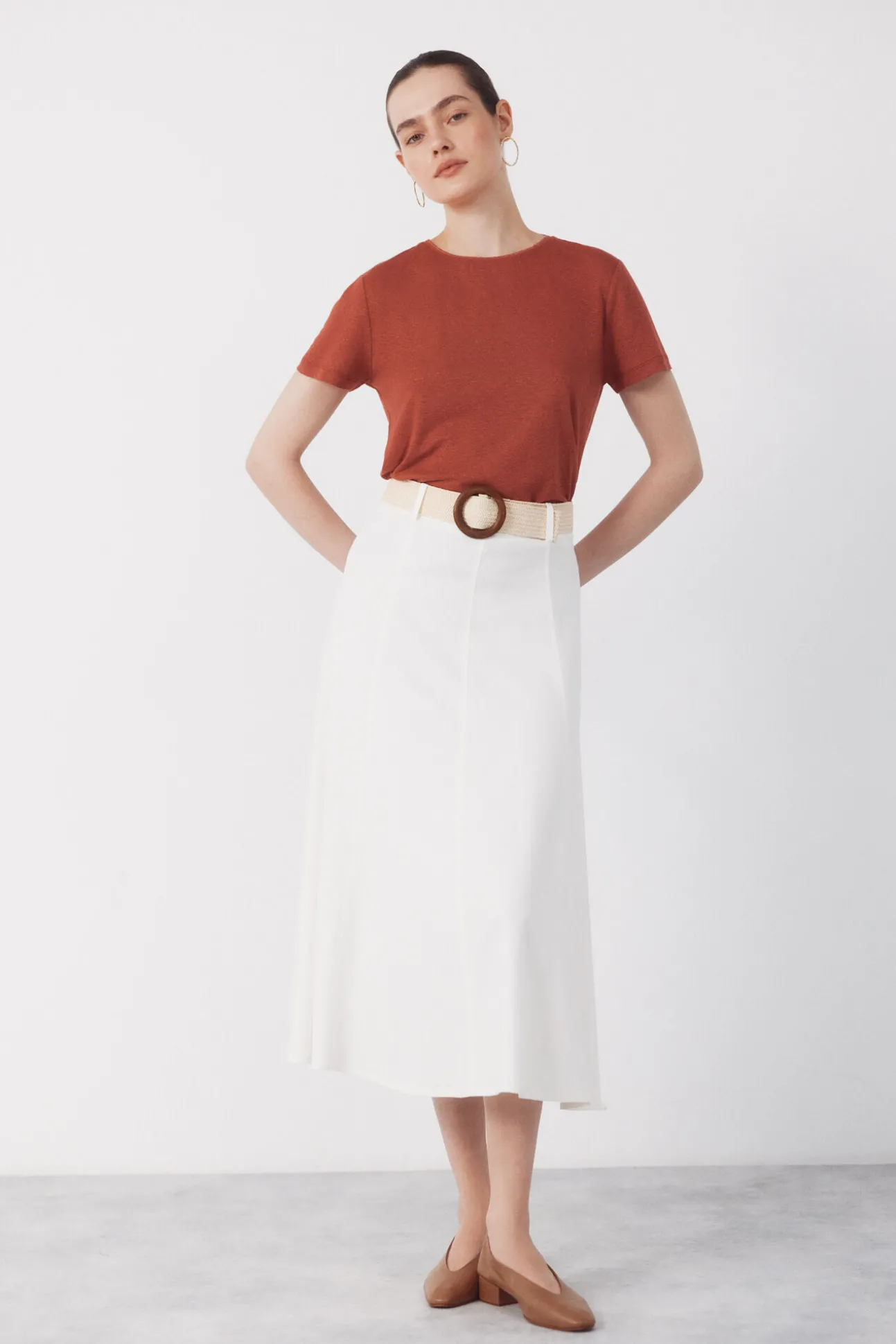 Camiseta de linho com decote em lurex