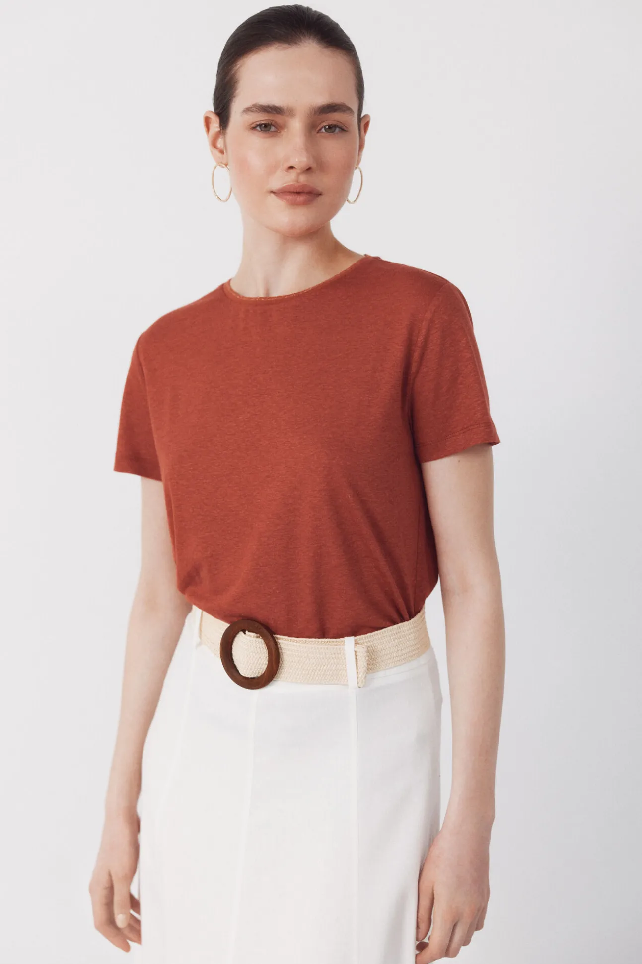 Camiseta de linho com decote em lurex