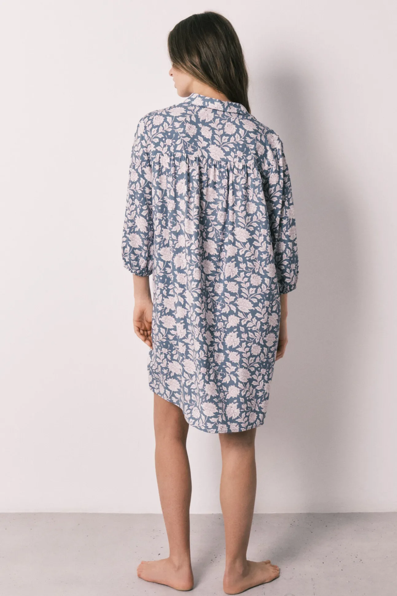 Camisola comprida viscose estampado de flores rosa