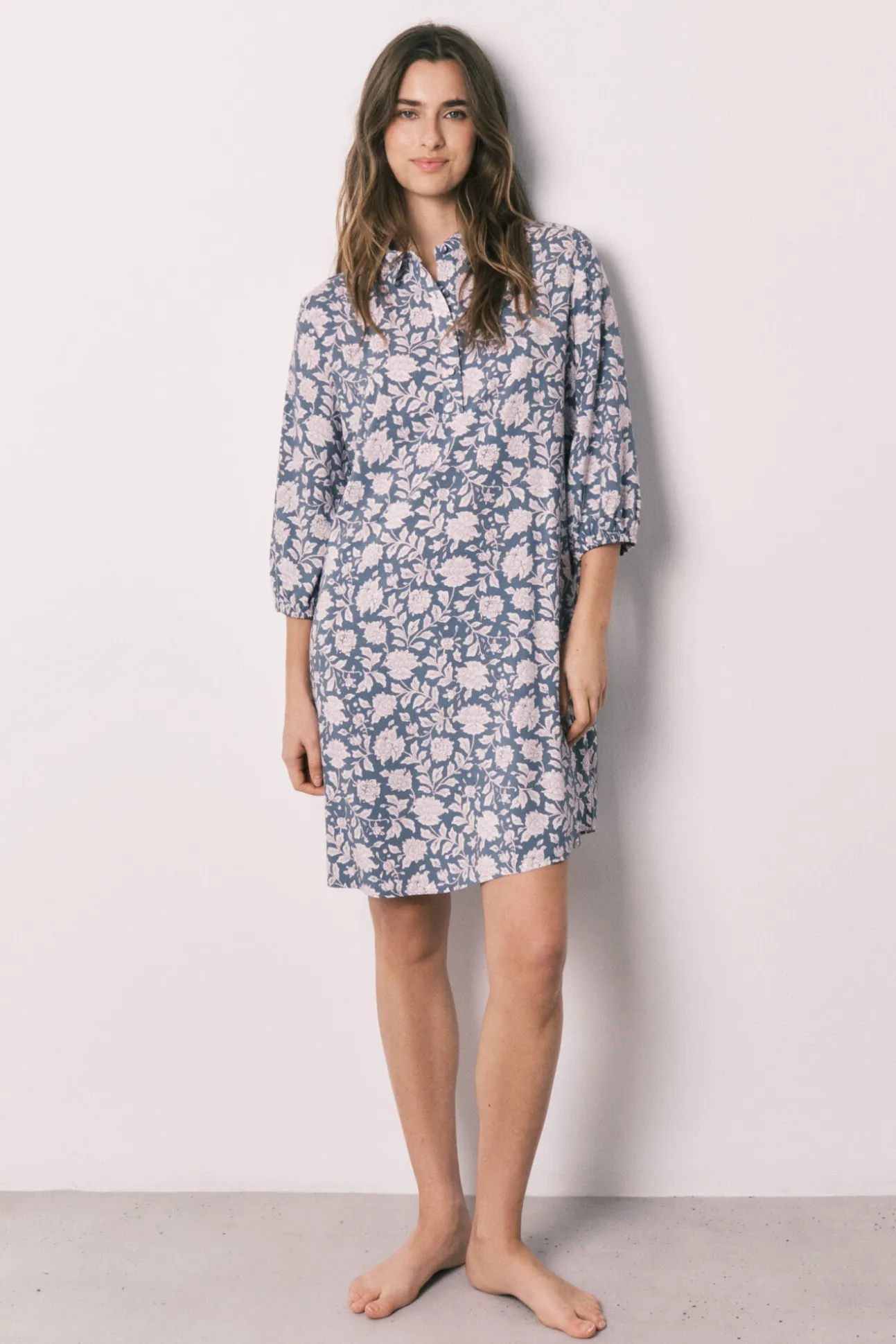 Camisola comprida viscose estampado de flores rosa