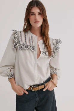 Carolina. Blusa bordada
