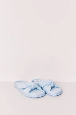 Chinelos de quarto com laçada volume azul