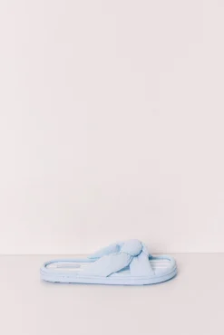 Chinelos de quarto com laçada volume azul