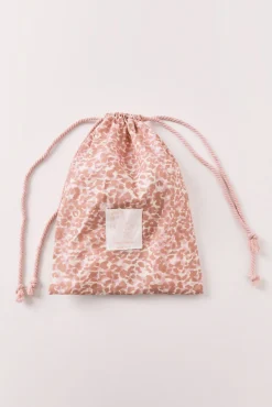 Chinelos de quarto com tiras animal print
