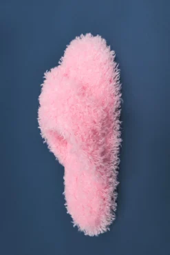 Chinelos de quarto em borrego rosa