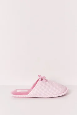 Chinelos de quarto estampado vichy com laço rosa