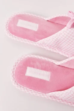 Chinelos de quarto estampado vichy com laço rosa