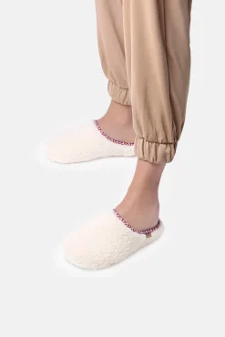 Chinelo tipo tamanco feminino