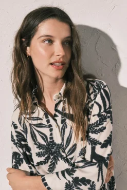 Conjunto de camisa e calções estampados