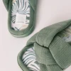 Conjunto de chinelos e pijama