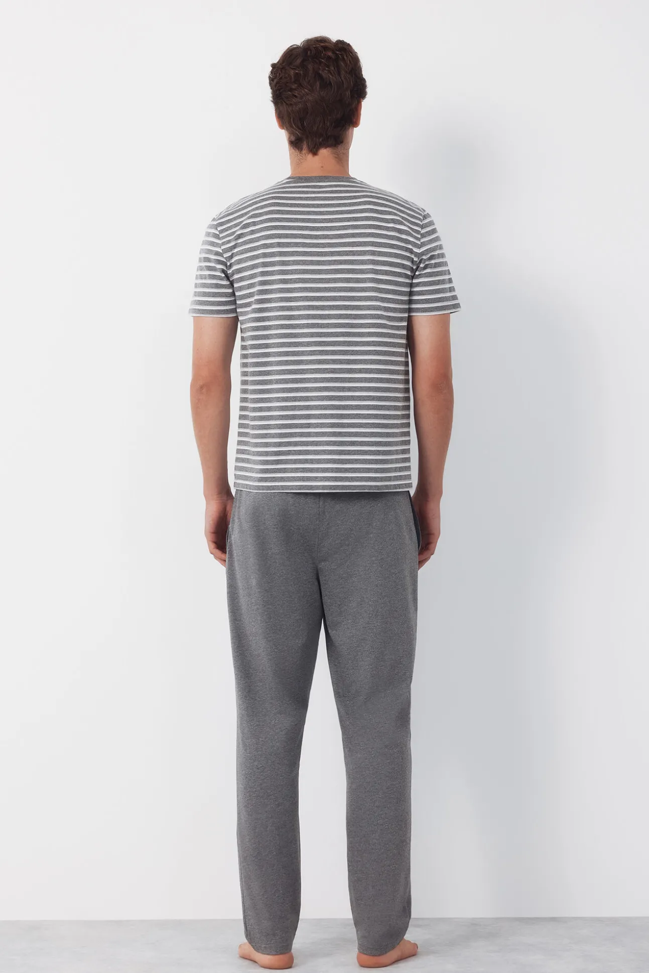 Conjunto de pijama em malha