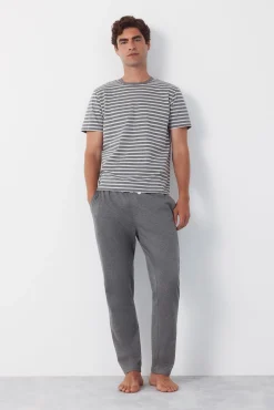 Conjunto de pijama em malha