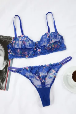Conjunto de roupa interior floral