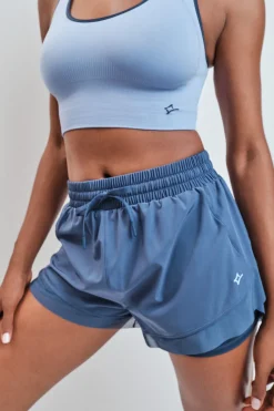 Conjunto de soutien e calções